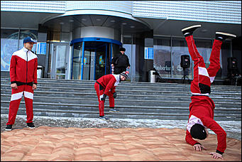 14 февраля 2015г.    Автоцентр АНТ официальный дилер Hyundai провел шоу аэрографии в День Святого Валентина