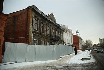23 ноября 2017 г., Барнаул. Екатерина Смолихина   Медленно, но верно: реставрация "Аптеки Крюгеръ" в Барнауле продолжается