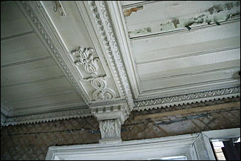 23 ноября 2017 г., Барнаул. Екатерина Смолихина   Медленно, но верно: реставрация "Аптеки Крюгеръ" в Барнауле продолжается