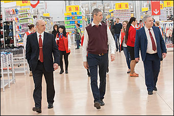 17 ноябрь 2016 г., Барнаул © Амител Вячеслав Мельников Как открывали "Ашан" в ТЦ "Галактика"