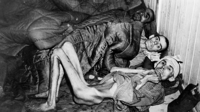 27 январь 2016 г., Барнаул   Кадры, запечатлевшие трагедию Освенцима