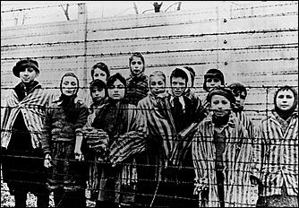 27 январь 2016 г., Барнаул   Кадры, запечатлевшие трагедию Освенцима