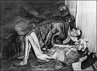 27 январь 2016 г., Барнаул   Кадры, запечатлевшие трагедию Освенцима