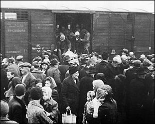 27 январь 2016 г., Барнаул   Кадры, запечатлевшие трагедию Освенцима