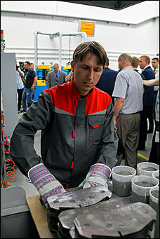 21 июня 2018 года   Барнаульский  завод АТИ торжественно открыл  цех  по  производству  безасбестовой тормозной колодки.