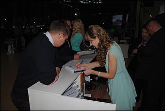    Салон «Автомагистраль» презентовал обновленный УАЗ «Патриот» и вручил ключи первым  покупателям