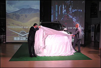    Салон «Автомагистраль» презентовал обновленный УАЗ «Патриот» и вручил ключи первым  покупателям
