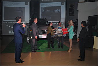    Салон «Автомагистраль» презентовал обновленный УАЗ «Патриот» и вручил ключи первым  покупателям