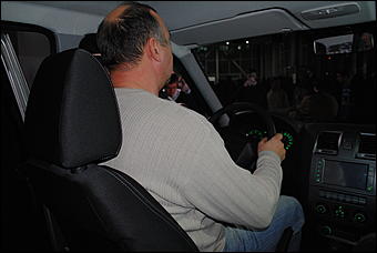    Салон «Автомагистраль» презентовал обновленный УАЗ «Патриот» и вручил ключи первым  покупателям