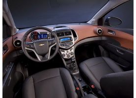   10 лучших автомобильных интерьеров 2012 года