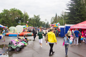   C Днем города поздравил бийчан Автоцентр АНТ