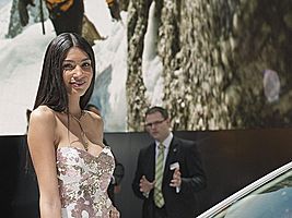   Девушки с Женевского автосалона 2011