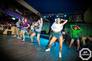   Автосалон Mitsubishi Автоцентра АНТ поздравил сеть фитнес-клубов Сафари с днем рождения!