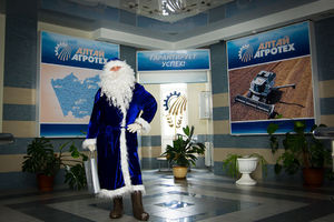   Автоцентр АНТ - Hyundai поздравил своих партнеров и друзей с Новым годом!