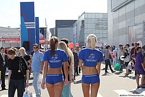   Самые красивые девушки автошоу в Москве