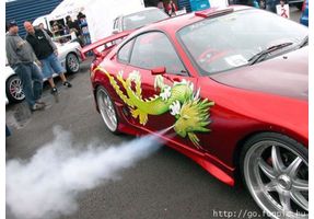   Аэрография на автомобилях