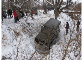   19 ноября 2011 года в окрестностях города Барнаула клуб "Алтай 4х4" провел компакт ТРОФИ «Корпорация МОНСТРОВ» 

