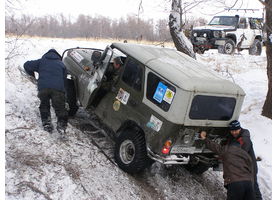   19 ноября 2011 года в окрестностях города Барнаула клуб "Алтай 4х4" провел компакт ТРОФИ «Корпорация МОНСТРОВ» 
