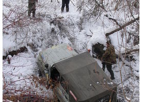   19 ноября 2011 года в окрестностях города Барнаула клуб "Алтай 4х4" провел компакт ТРОФИ «Корпорация МОНСТРОВ» 
