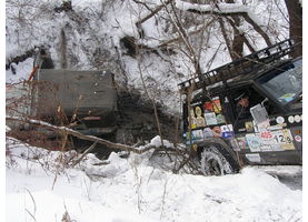   19 ноября 2011 года в окрестностях города Барнаула клуб "Алтай 4х4" провел компакт ТРОФИ «Корпорация МОНСТРОВ» 
