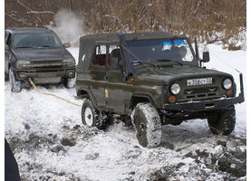   19 ноября 2011 года в окрестностях города Барнаула клуб "Алтай 4х4" провел компакт ТРОФИ «Корпорация МОНСТРОВ» 
