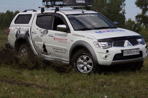   Автоцентр АНТ официальный дилер автомобилей Mitsubishi провел экстремальный тест-драйв легендарных японских внедорожников