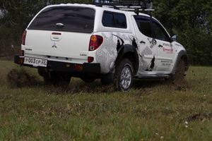   Автоцентр АНТ официальный дилер автомобилей Mitsubishi провел экстремальный тест-драйв легендарных японских внедорожников