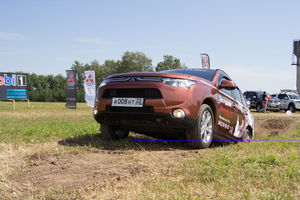   Автоцентр АНТ официальный дилер автомобилей Mitsubishi провел экстремальный тест-драйв легендарных японских внедорожников
