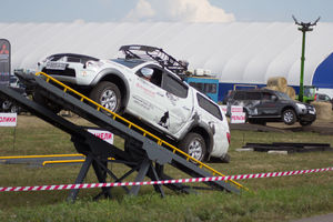   Автоцентр АНТ официальный дилер автомобилей Mitsubishi провел экстремальный тест-драйв легендарных японских внедорожников