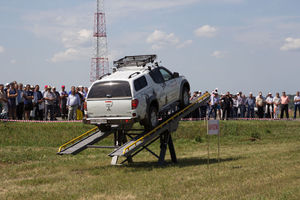   Автоцентр АНТ официальный дилер автомобилей Mitsubishi провел экстремальный тест-драйв легендарных японских внедорожников