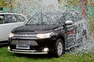   Автоцентр АНТ собирает друзей!