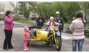   Автомотовыставка в День защиты детей. 
01.06.13г.