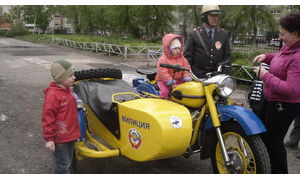   Автомотовыставка в День защиты детей. 
01.06.13г.