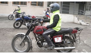   Автомотовыставка в День защиты детей. 
01.06.13г.