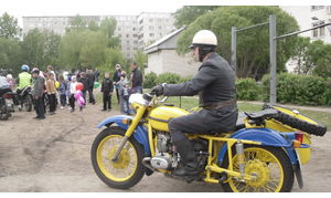   Автомотовыставка в День защиты детей. 
01.06.13г.