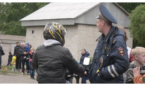   Автомотовыставка в День защиты детей. 
01.06.13г.