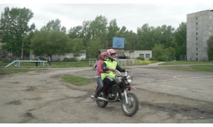   Автомотовыставка в День защиты детей. 
01.06.13г.