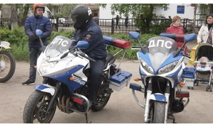   Автомотовыставка в День защиты детей. 
01.06.13г.