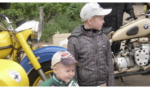   Автомотовыставка в День защиты детей. 
01.06.13г.