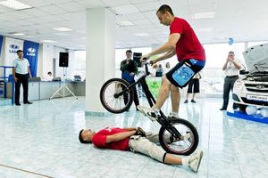   Презентация универсала «LADA Largus» в автоцентре Алтай-Лада, 30.06.2012 г.   