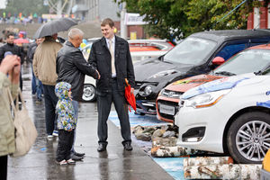   Автоцентр АНТ поздравил жителей с Днем города!