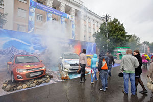   Автоцентр АНТ поздравил жителей с Днем города!