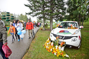   Автоцентр АНТ поздравил жителей с Днем города!