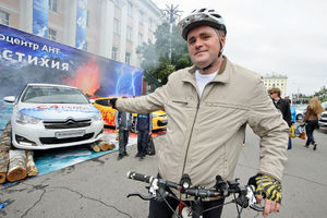   Автоцентр АНТ поздравил жителей с Днем города!