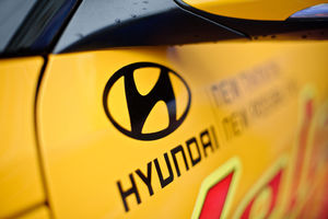   Автоцентр АНТ поздравил жителей с Днем города!