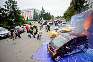   Автоцентр АНТ поздравил жителей с Днем города!