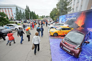   Автоцентр АНТ поздравил жителей с Днем города!