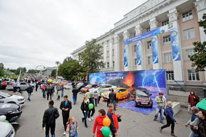   Автоцентр АНТ поздравил жителей с Днем города!