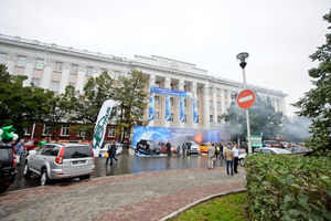   Автоцентр АНТ поздравил жителей с Днем города!