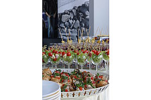     Презентация  нового поколения  премиального кроссовера Mercedes-Benz M-Класса, 31 мая дилерский центр Mercedes-Benz в Барнауле а автосалоне &laquo;ПМ-Авто&raquo; 
